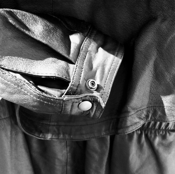 *Vintage Liz Baker ladies.leather PETITE coat, black,sz PL - Picture 14 of 14